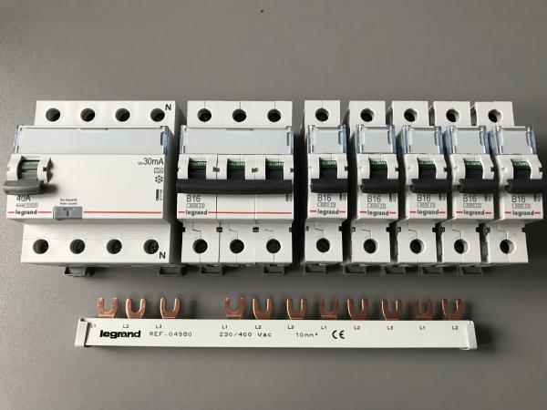 Legrand ***SET*** FI: 1x 411765 + 1x LS-B16A-3polig 403402 + 5x LS-B16A-1polig 403357 + 1x 004980 Sammelschiene